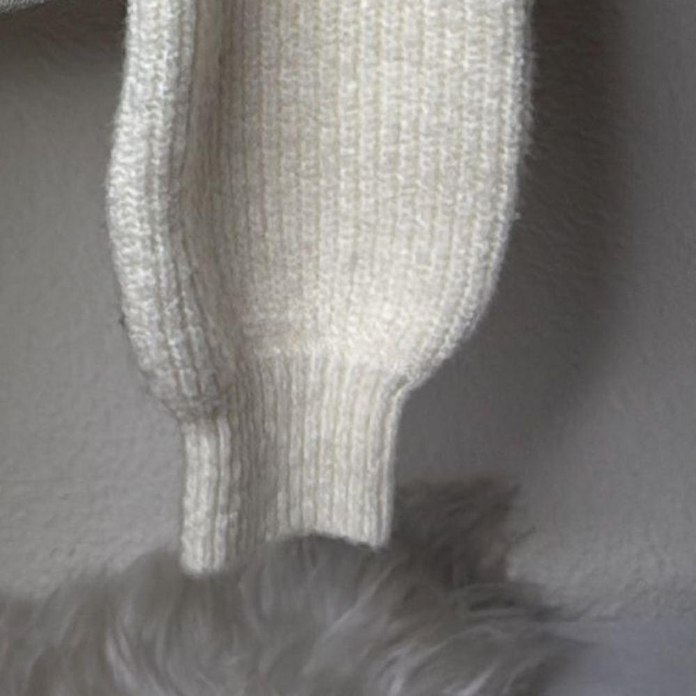 Elegant Cream Sweater - Picture 4 of 7